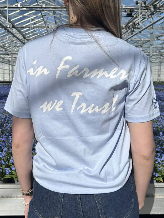 boerin_tshirt_in_farmers_we_trust_blauw