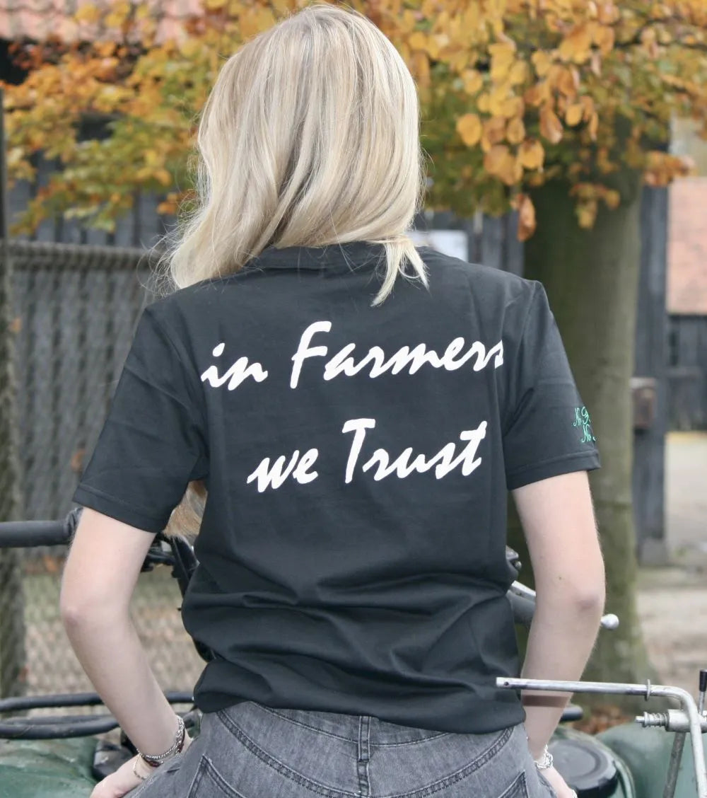 in farmers we trust zwart shirt
